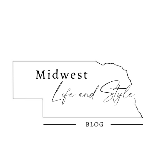 Midwest Life and Style Blog logo