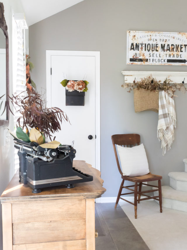 How to Create a Rustic and Welcoming Entryway for Fall - Midwest Life ...