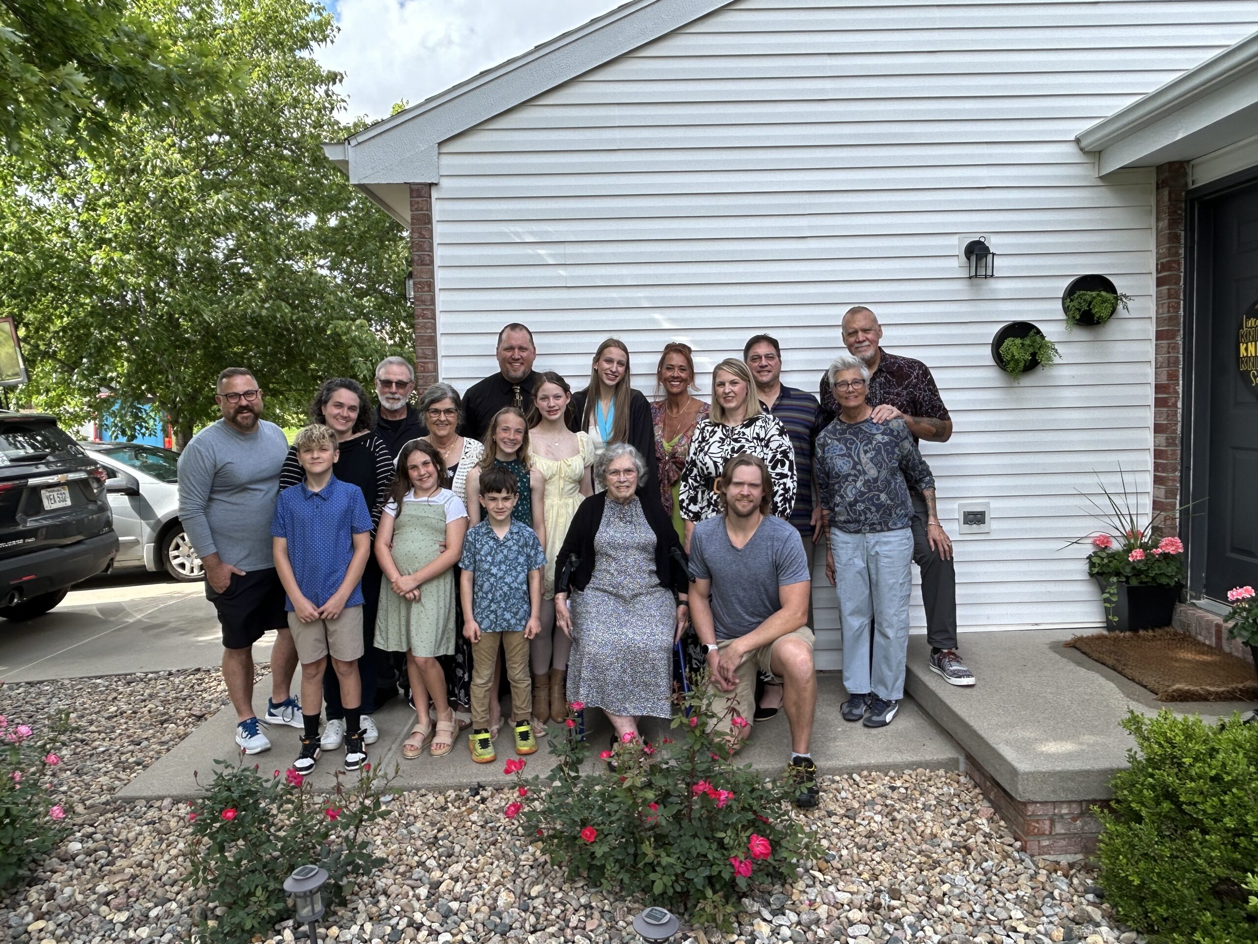 Large family photo to celebrate the graduate