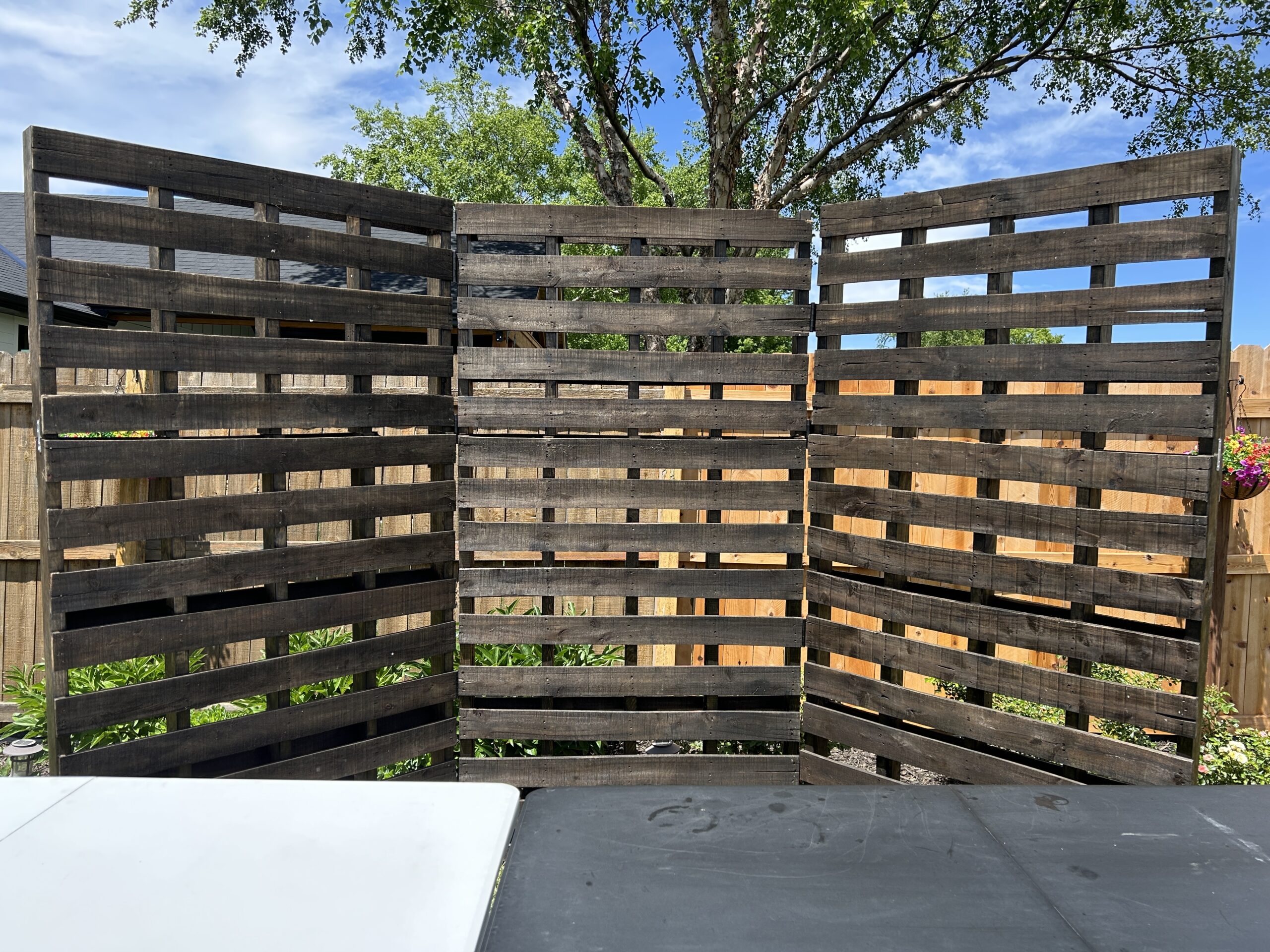 Finished pallet backdrop display